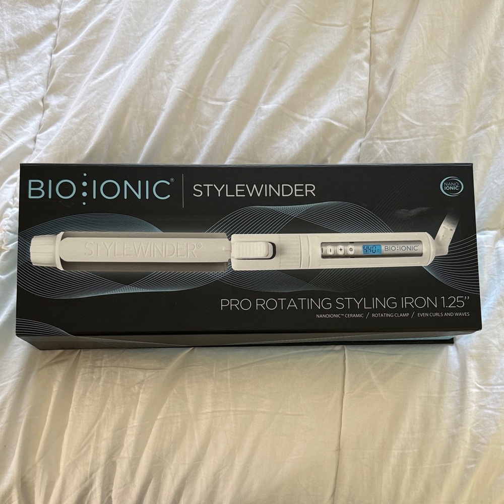 Bio Ionic StyleWinder Pro Rotating Styling Iron 1.25" - White - Picture 1 of 4